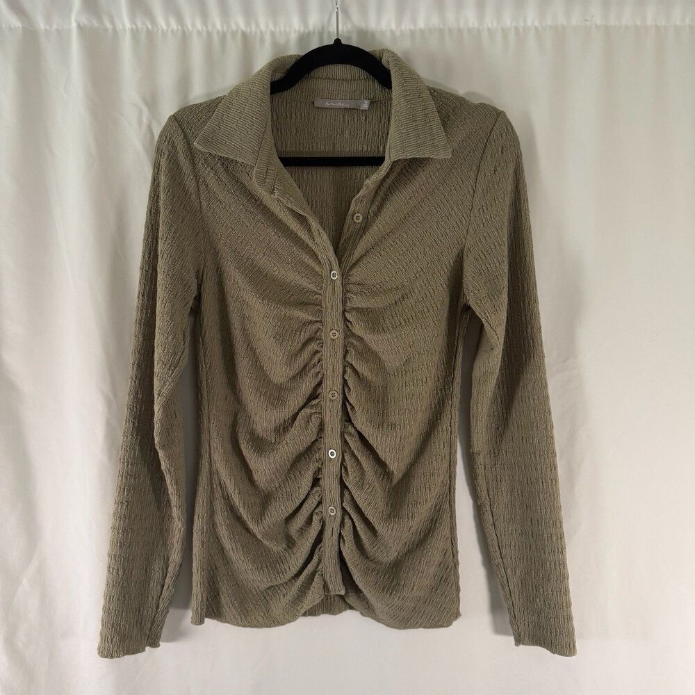 Red by BKE Blouse Women's Medium Green Textured Button Down Long Sleeve Collared